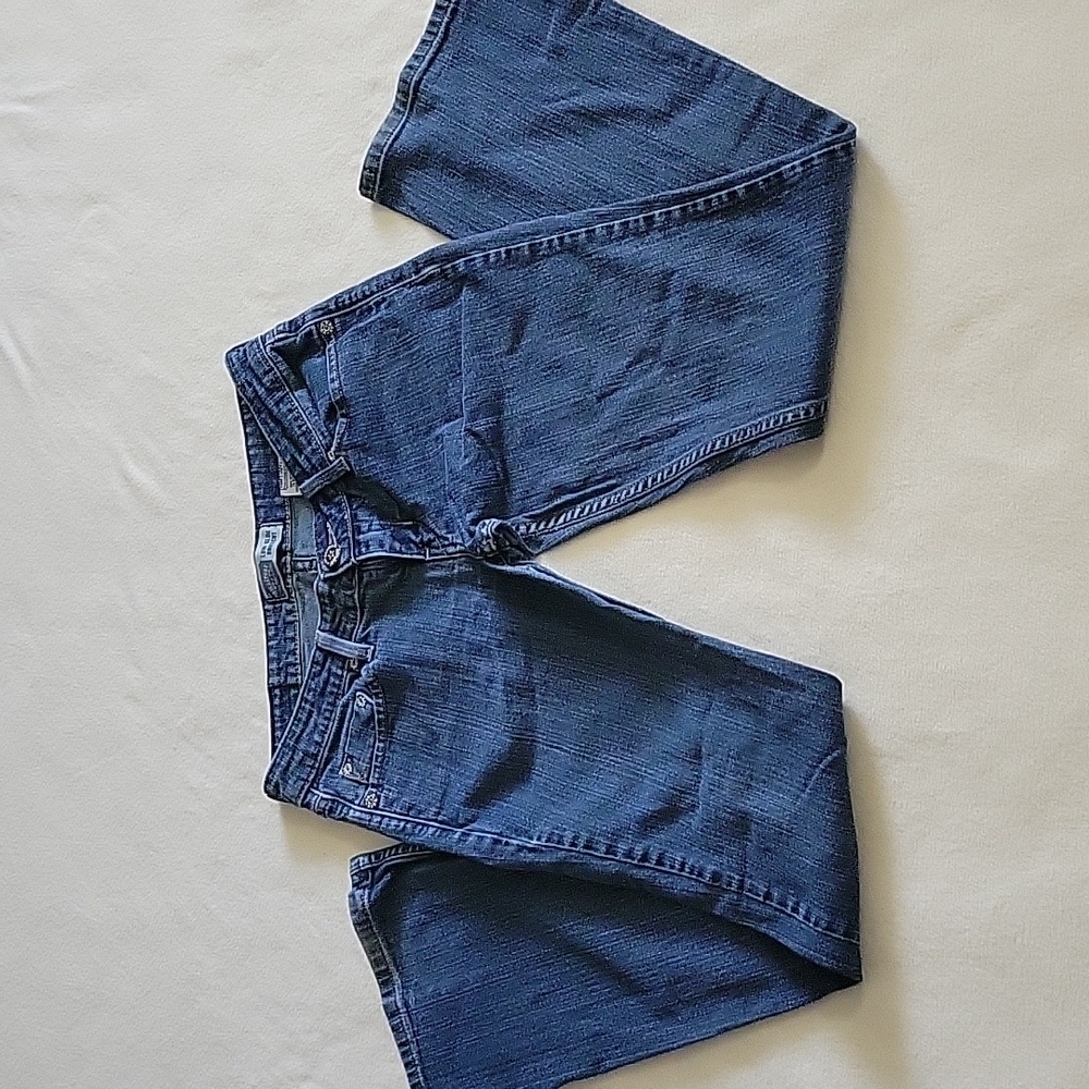 #8 - Women's Levi's Signature  jeans in size 7 Medium